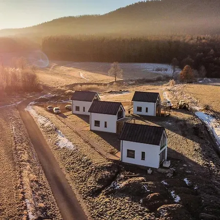 Wataha Pod Basztami - Beta - Caloroczne アパート